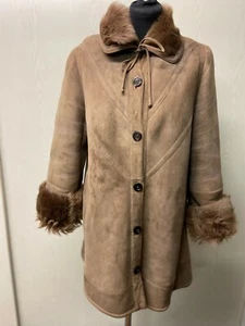 Women's Vintage 90's shearling coat | Women's swing style winter coat - Picture 1 of 11