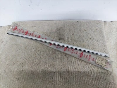 NOS TOYOTA トヨタ WINDSHIELD SIDE MOULDING LH CORONA RT Mark II T ? # 75534-20050 - Image 1 of 3