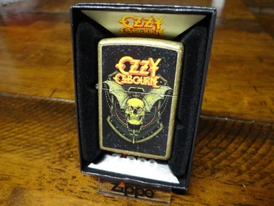 OZZY OSBOURNE PRÍNCIPE DE LA OSCURIDAD ALAS DE MURCIÉLAGO CALAVERA CRUZ ZIPPO ENCENDEDOR COMO NUEVO EN CAJA Foto 1 de 3
