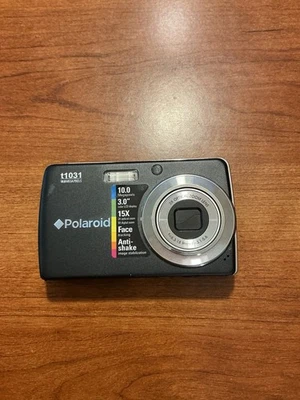 Polaroid T1031 Digital Camera 10MP Please READ Repair or parts ONLY - Image 1 of 2
