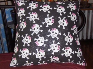NEW homemade - skulls with bows throw pillow 16" X 16" - Picture 1 of 2