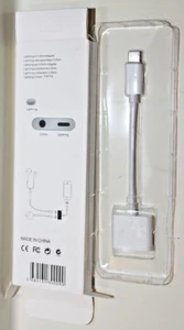 Lightning to Headphone 3.5mm Jack Adapter - White Model J-009 - Photo 1 sur 1