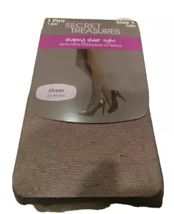 1 par de medias Secret Treasures talla 1 MOCHA para mujer modelando moca transparente 20 denier - Imagen 1 de 12