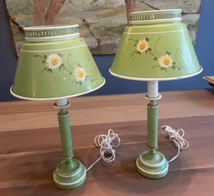 1960s Hand Painted Green Tole Floral Daisy Set 2 Table Lamps  Retro Mcm - Picture 1 of 5
