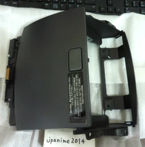 " Nissan 350Z Center Dash Navigation Compartment Lid 03-04 68250-CD01A - Imagen 1 de 4