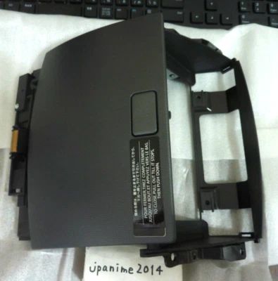 " Nissan 350Z Center Dash Navigation Compartment Lid 03-04 68250-CD01A - Image 1 of 4