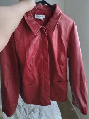 Chaqueta vintage Nine West roja 100 % cuero talla 18/grande Foto 1 de 4