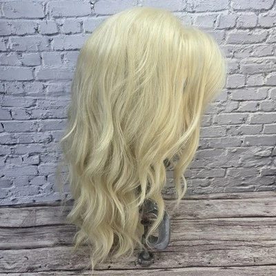 Peruca loira sintética sépia usada - Imagem 1 de 4