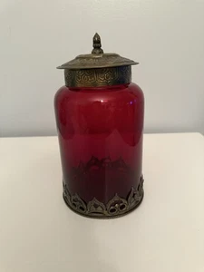 Barattolo farmacia vetro rosso vintage decorativo coperchio/base nichel 9,25” T x 5” D usato in ottime condizioni - Foto 1 di 5