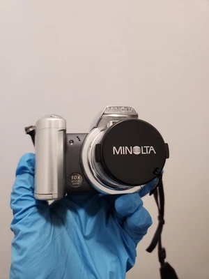 Minolta Dimage Z1 3.2 MP Digital Camera With Strap And 2GB SD Card Fabulous Cond - Image 1 of 4