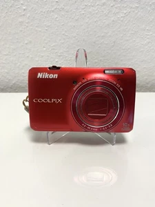 Nikon Coolpix S6300 Rot / Kompakte Digitalkamera / Teildefekt / Lesen ✅ - Bild 1 von 12