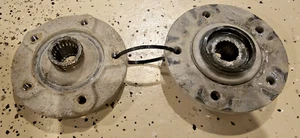 Kubtota RTV 900 Rear Axle Hub set - Picture 1 of 4
