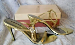 Delicious Gold High Shoes With Rhinestone Accents Size 9M - New In Box - Picture 1 of 5