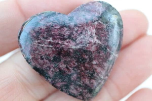 GOLDJUNGE69 * EUDIALYTH EDELSTEIN HERZ  33 x 36mm 85 ct. CAB + - Bild 1 von 3