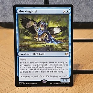 MTG Mockingbird Bloomburrow Set #61 Regolare Raro BLB NM Fresh Pull No Play - Foto 1 di 2