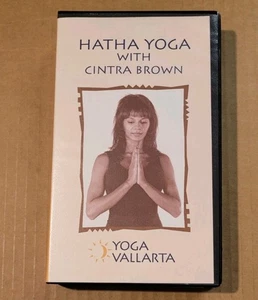 Hatha Yoga with Cintra Brown (Yoga Vallarta) VHS - Bild 1 von 3