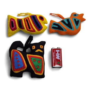 3 adornos navideños vintage de tela de arte popular de felpa KUNA MOLA gato pez pájaro - Imagen 1 de 2