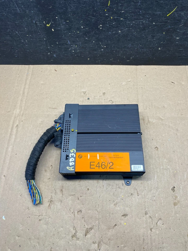 2000-2006 BMW 325Ci 330i E46 Rear Radio Audio Amplifier Amp OEM R8835 DG - Image 1 of 4