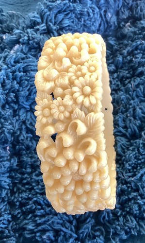 OFF WHITE BRACCIALE VINTAGE OFF WHITE IN CELLULOIDE INTAGLIATA