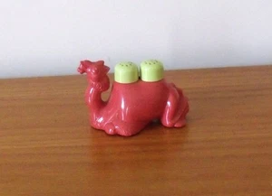 Vintage Camel Salt and Pepper Shakers in Hard Plastic - Picture 1 of 6