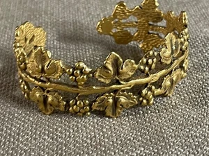 Bracelet Cuff Style Gold Color Leaf & Grape Design Metal 1985 MMA - Picture 1 of 7