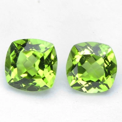 Impresionante par de piedras preciosas sueltas de corte cojín de 7 mm de peridoto natural de 3,31 quilates a juego Foto 1 de 4