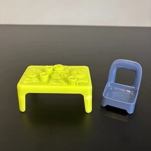 Fisher Price Little People grüner Tisch blau Stuhl Möbel Haus Haus - Bild 1 von 4