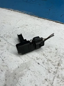 TOYOTA RAV 4 -MK2-VX-D4D—00-05—2.0D—-LUFTMENGENSENSOR—-22204-27010 - Bild 1 von 3