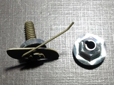 para guardabarros Plymouth cuarto puerta moldura clip sellador tuerca 5/8" a 7/8" NORS Foto 1 de 4