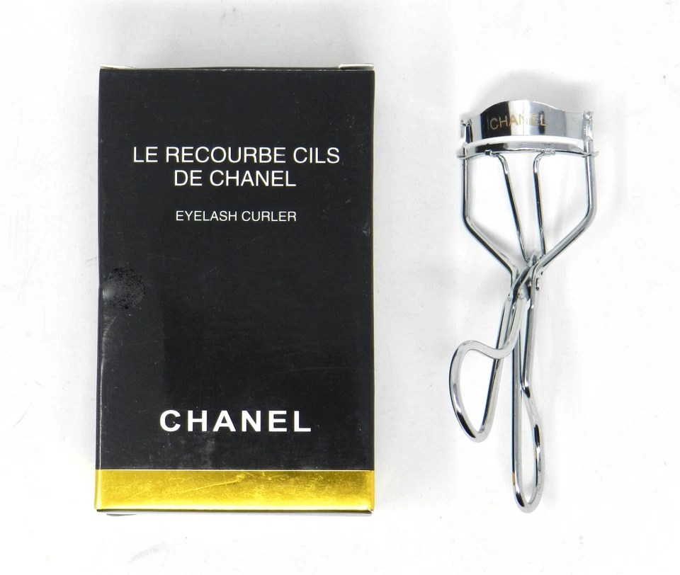 Chanel Le Recourbe Cils De Chanel Eyelash Curler 1 Refill Pad - Image 1 of 4