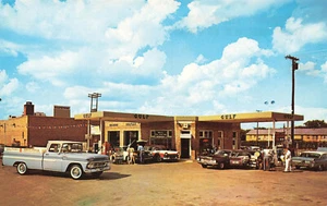 Dallas TX Wynnewood Village Gulf Gas Station Postcard - Picture 1 of 2