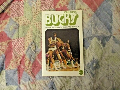 Anuario 1972-73 Milwaukee Bucks Media Guide Kareem Abdul-Jabbar Oscar Robertson Foto 1 de 4