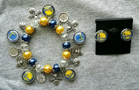 Golden state warriors bracelet and stud earring set Cover