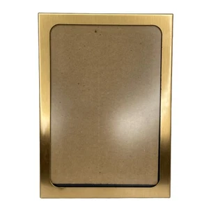 Marco de imagen de 5"" x 7"" color dorado independiente o colgante - Imagen 1 de 6