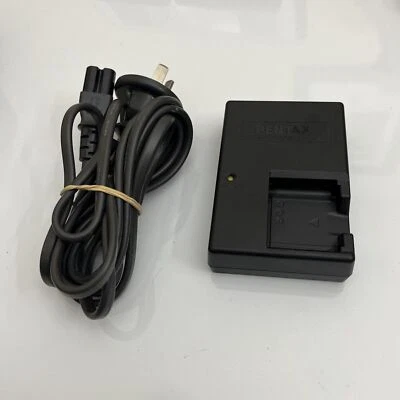 Genuine Pentax Battery Charger D-BC92 for Ricoh Pentax D-LI92 battery - Image 1 of 4