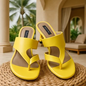 Sandalias Array Arden Amarillo Tanga Gatito Tacón 7W Nuevas Sin Caja 1263527Resort Soleado - Imagen 1 de 10
