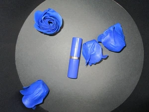 ¡Nuevo! Estee Lauder Pure Color Envy POTENTE TONO 220 en elegante embalaje azul - Imagen 1 de 3