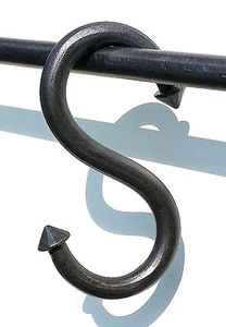 2 HANDGEFERTIGTE GROSSE EISEN S HAKEN 4,1" Bauernhaus Küchenutensilien Aufhänger Halter Gestell - Bild 1 von 8