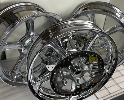 Llantas Harley CVO Tri Glide 2020-24 cromadas personalizadas y rodamientos directos Foto 1 de 4
