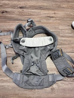 Graco Cradle Me 4-in-1 Baby Carrier Breathable Mesh Front Panel Sun Protection - Image 1 of 2