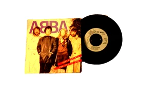 ABBA,Epic, "Under Attack"UK,7" 45 with P/S,1982 Euro Pop classic, Mint- - Picture 1 of 2