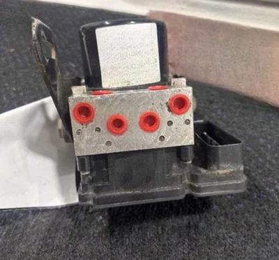 2009-2010 Jeep Grand Cherokee ABS Anti-Lock Brake Pump Assembly Oem ID 68046110A Foto 1 de 4