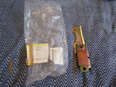 NUEVO 2000-2011 MITSUBISHI ECLIPSE BISAGRA CAPÓ LATERAL CONDUCTOR ASBY MR358575 OEM Foto 1 de 4