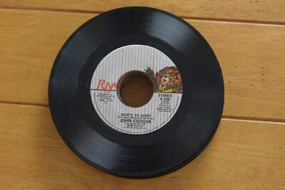 JOHN MELLENCAMP "CLOSE ENOUGH / HURTS SO GOOD" 45 RPM 7" VG/VG+ RECORD [D31-113] Foto 1 de 4