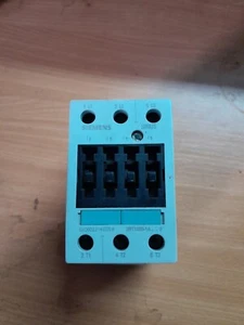 Siemens 3RT1035-1A Contactor - Picture 1 of 2