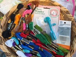 Embroidery Lot Floss Needles And A Floss Winder - Picture 1 of 8