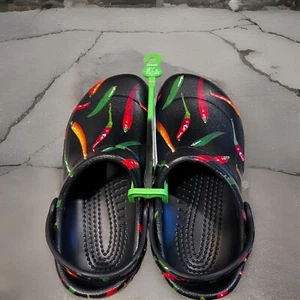 Crocs Hot Chili Peppers Black Bistro Graphic Clog Men's Size 4/ Women's 6 NWT - Picture 1 of 4