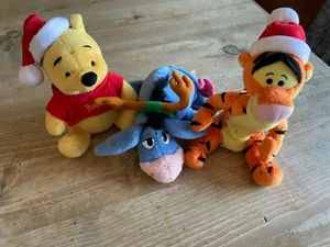 Mattel Disney Holiday Pooh Bär Tigger und Eeyore 6-8 Zoll Plüschtiere Stofftiere Vintage - Bild 1 von 12