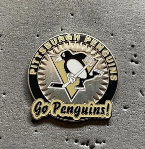 Pittsburgh Penguins Go Penguins ! NHL Hockey Pin - Imagen 1 de 1