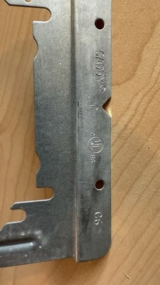 Soporte de montaje de sujetador Caddy C6 acero 3-57/64" profundidad x 5" longitud (lote de 28) Foto 1 de 3